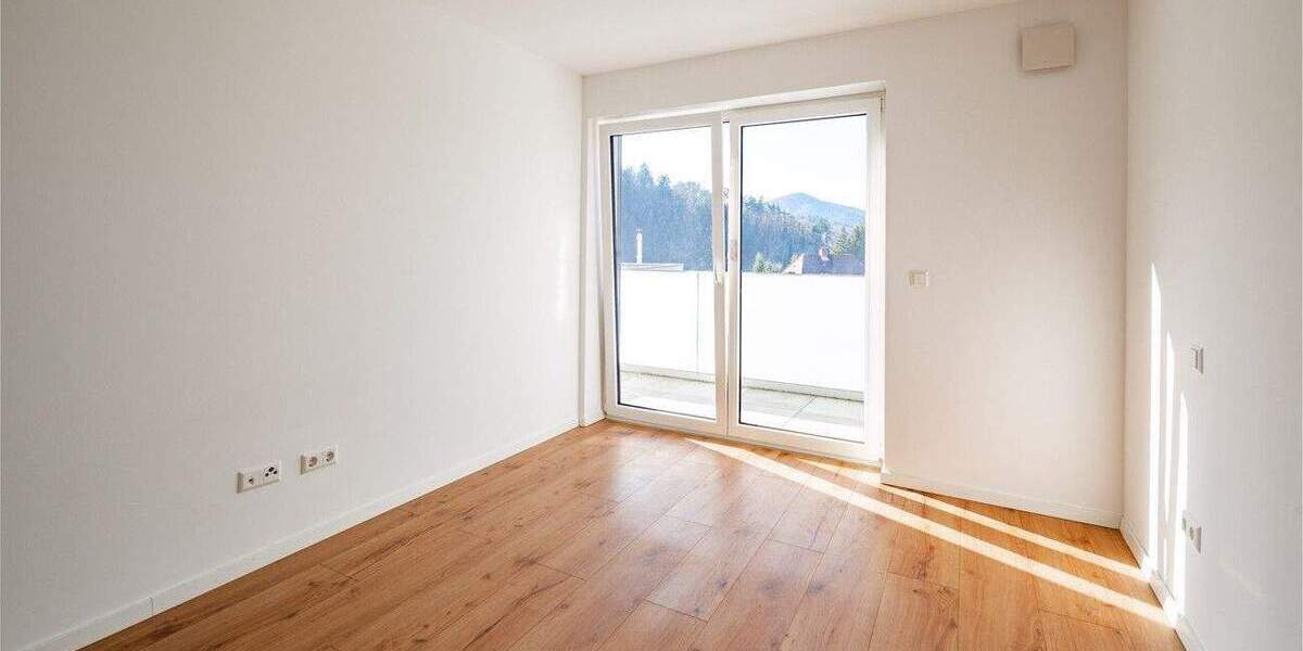 Doppelhaushälfte Gernsbach - 5 Zimmer, 157 m&sup2;, 2.000&euro; | Angebot:25702797