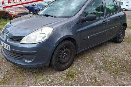 Renault Clio 211.261 km 885 &euro; Achern 77855