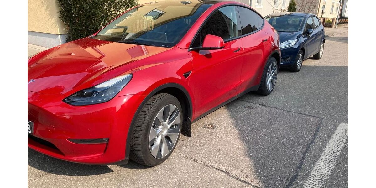 Tesla Model Y 56.300 km 32.600 &euro; Steinmauern 76479
