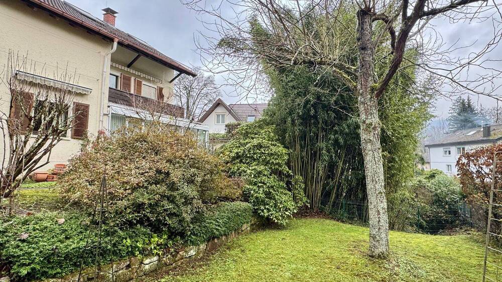 Einfamilienhaus Baden-Baden Innenstadt - 8 Zimmer, 200 m&sup2;, 675.000&euro; | Angebot:25674406