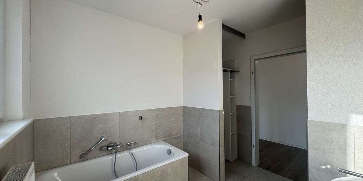 Modernes Reihenendhaus mit Wohn- und Gewerbeanteil + Garten, Garage & 3 Stellplätzen in Rheinstetten - Wohn- & Geschäftshaus Rheinstetten | Angebot:20367494