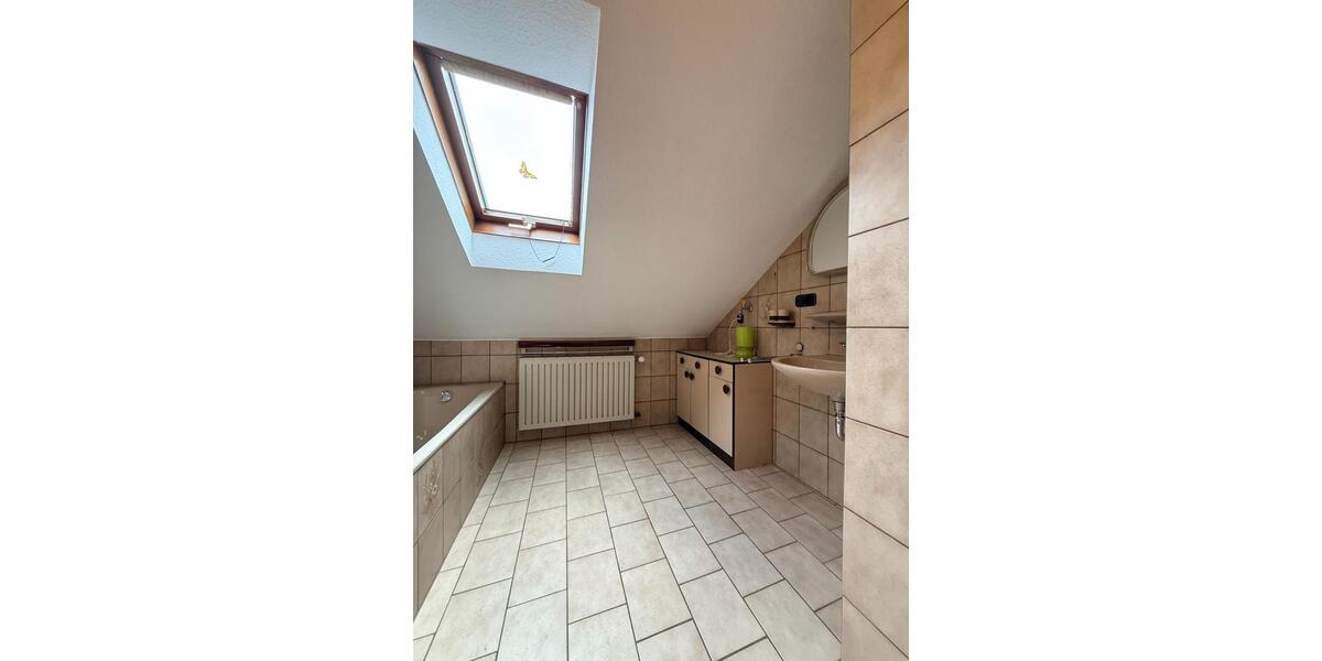 Dachgeschoßwohnung Renchen - 3 Zimmer, 63 m&sup2;, 628&euro; | Angebot:25860193