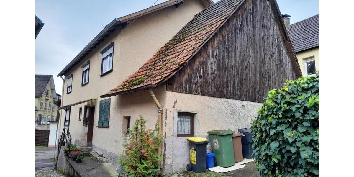 Einfamilienhaus Gernsbach - 7 Zimmer, 190 m&sup2;, 175.000&euro; | Angebot:24811542