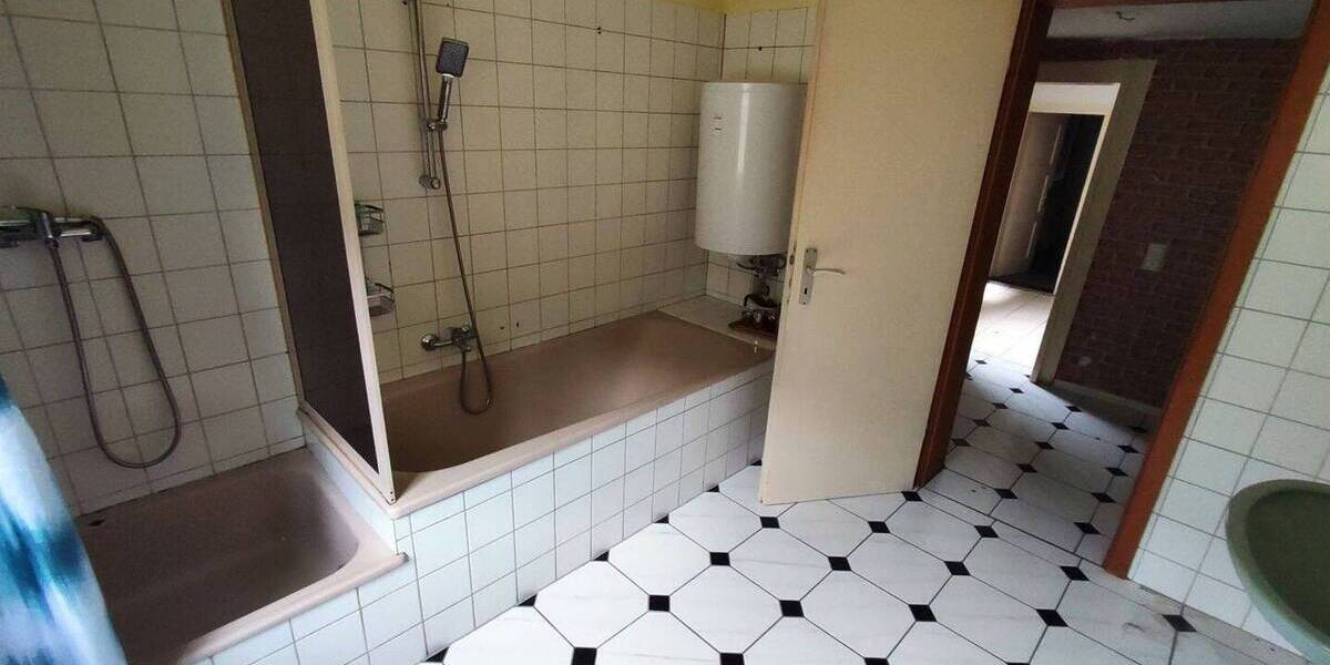 Mehrfamilienhaus, Wohnhaus Gernsbach Hilpertsau - 7 Zimmer, 156 m&sup2;, 179.000&euro; | Angebot:25748643