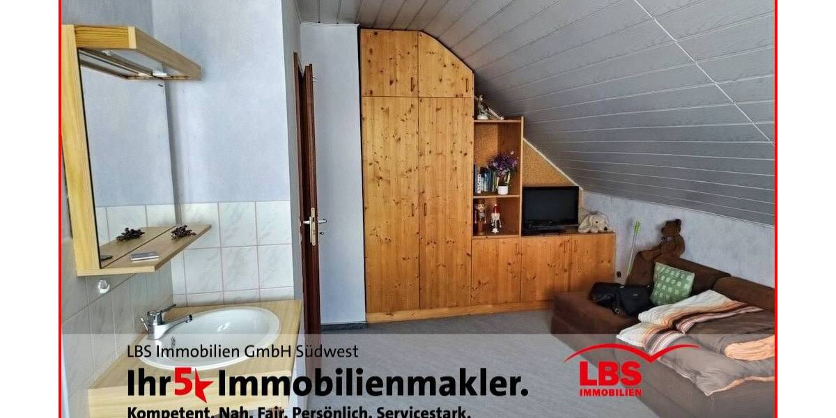 Doppelhaushälfte Neuenbürg - 7 Zimmer, 184 m&sup2;, 499.000&euro; | Angebot:25665809