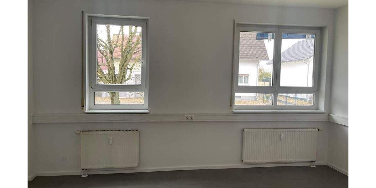 Gewerbeobjekt Steinmauern - 4 Zimmer, 120 m&sup2;, 950&euro; | Angebot:25743491