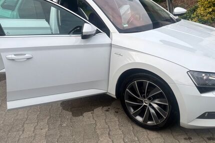Skoda Superb 153.000 km 15.400 &euro; Iffezheim 76473