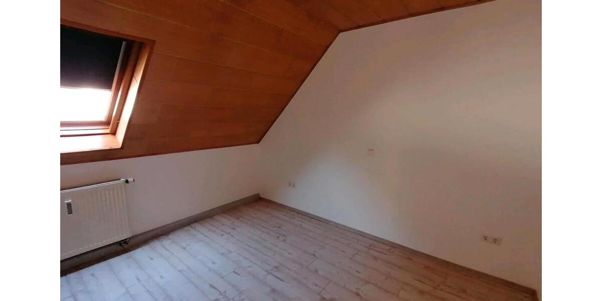 Dachgeschoßwohnung Rheinau - 3 Zimmer, 75 m&sup2;, 990&euro; | Angebot:25328107