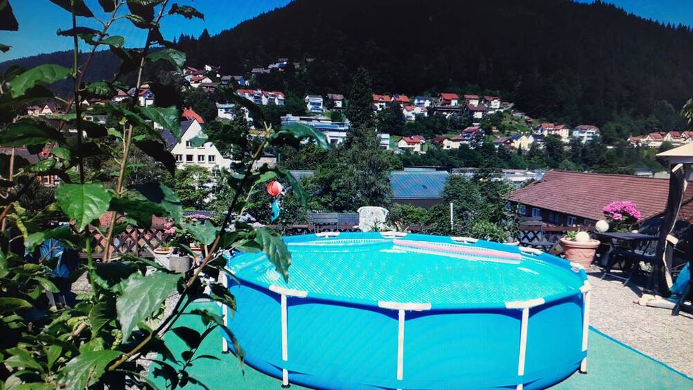 Einfamilienhaus Bad Wildbad - 8 Zimmer, 214 m&sup2;, 499.000&euro; | Angebot:25745049