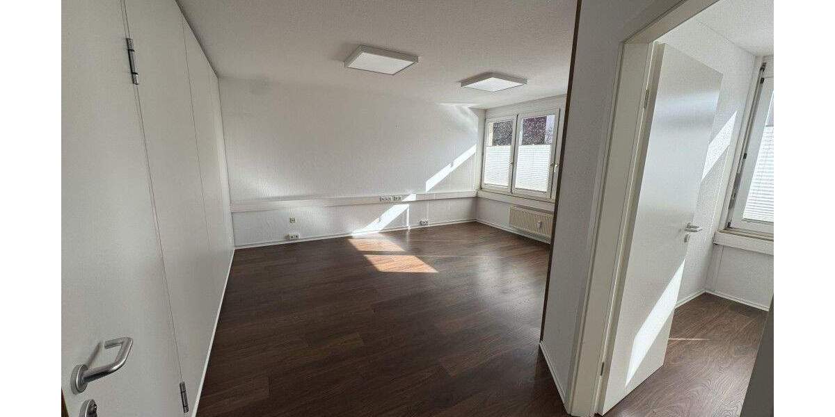 Gewerbeobjekt Oberkirch - 4 Zimmer, 81 m&sup2;, 640&euro; | Angebot:25730413