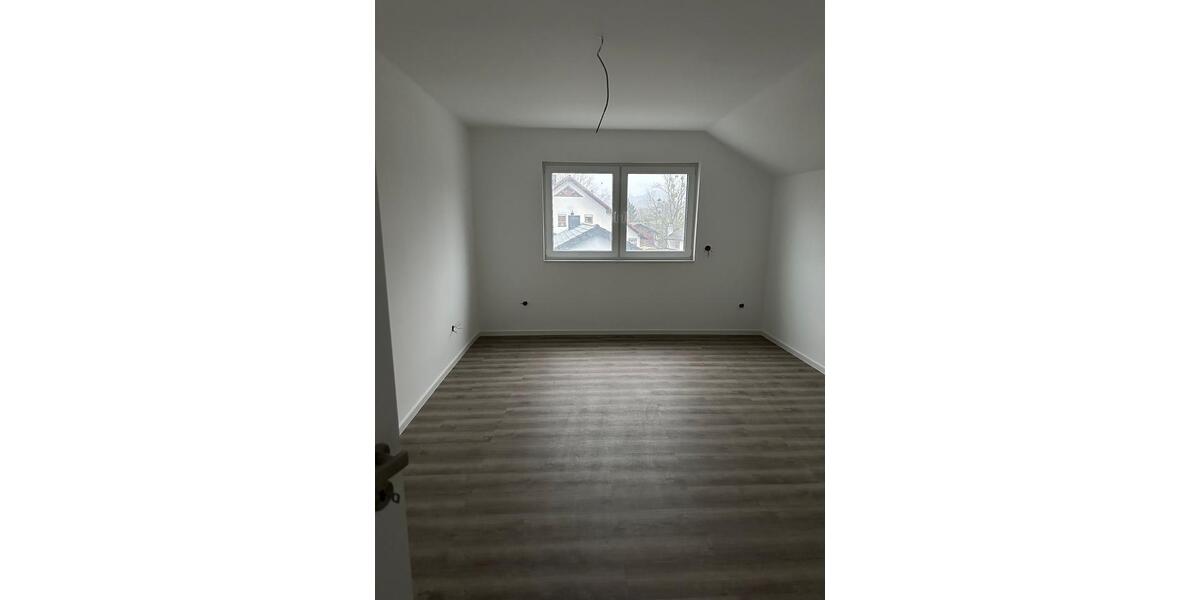 Dachgeschoßwohnung Rastatt - 3 Zimmer, 86 m&sup2;, 1.050&euro; | Angebot:25823533
