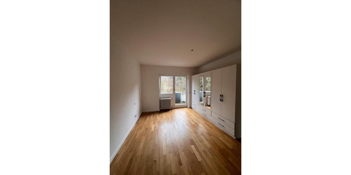 Dachgeschoßwohnung Baden-Baden Baden - 2.5 Zimmer, 70 m&sup2;, 1.300&euro; | Angebot:25760610