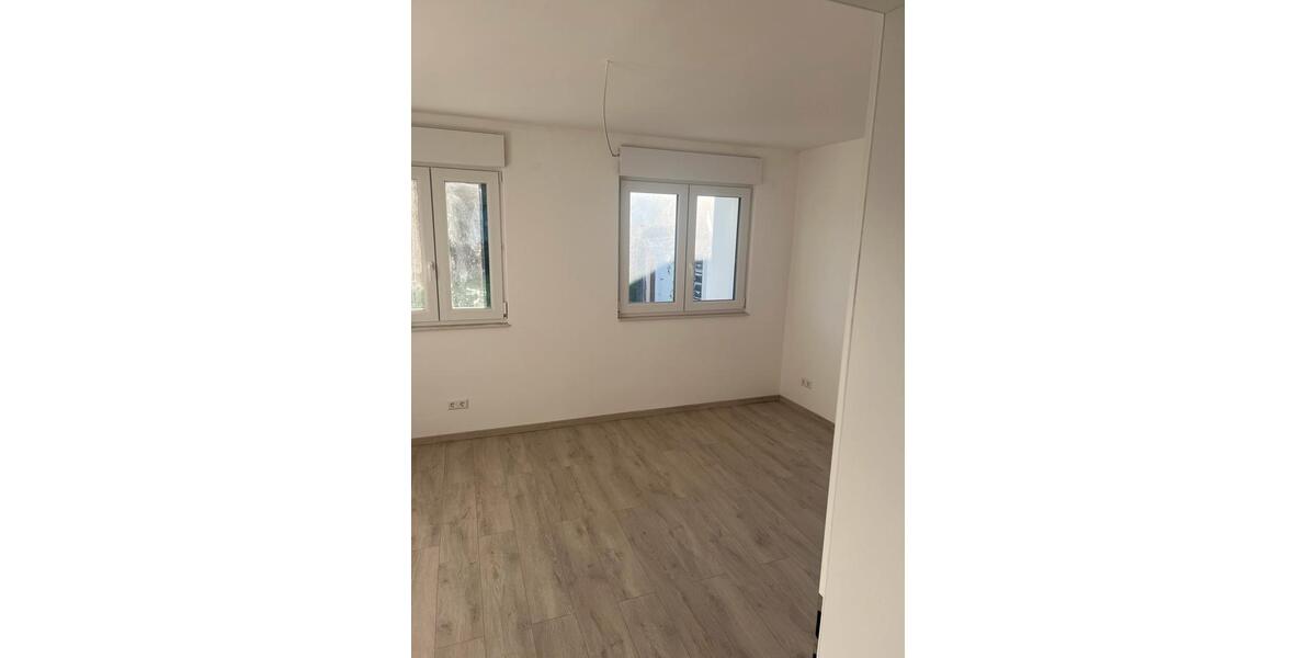 Erdgeschoßwohnung Rastatt - 3 Zimmer, 82 m&sup2;, 1.300&euro; | Angebot:23808277