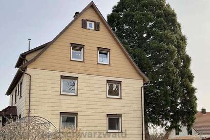 Haus Simmersfeld - 13 Zimmer, 222 m&sup2;, 249.000&euro; | Angebot:25792278