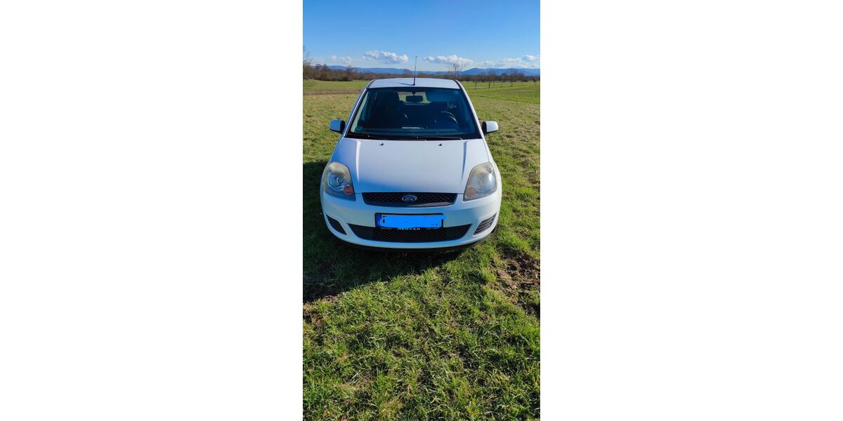 Ford Fiesta 151.000 km 1.300 &euro; Steinmauern 76479