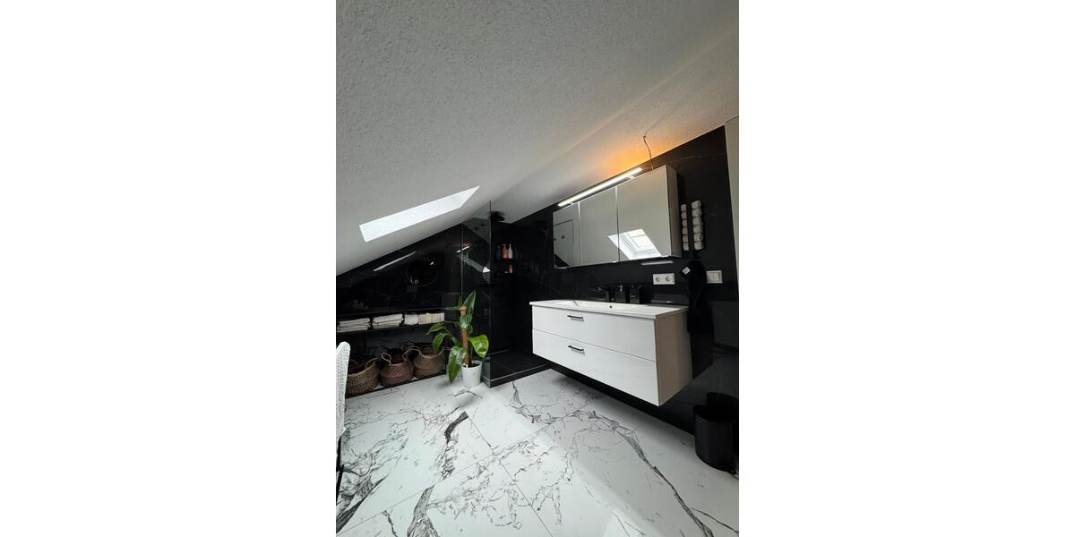 Etagenwohnung Baden-Baden Lichtental - 2 Zimmer, 92 m&sup2;, 1.100&euro; | Angebot:25964359