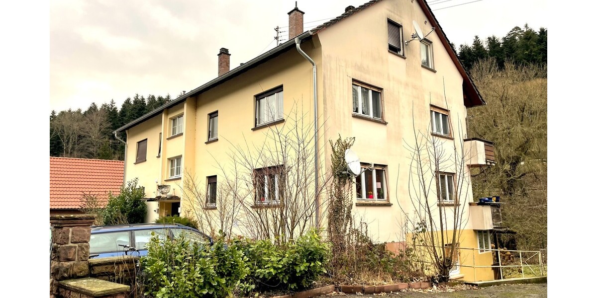 3- Zimmer Wohnung mit Balkon und Außenstellplatz - Etagenwohnung Marxzell | Angebot:25882936