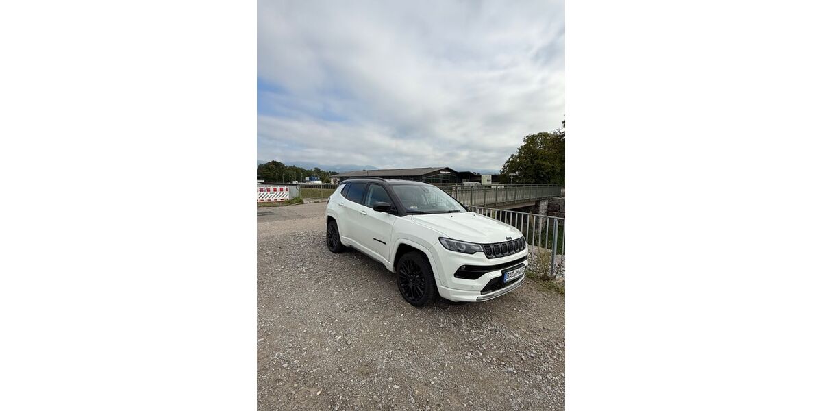Jeep Compass 79.800 km 20.800 &euro; Baden-Baden 76534