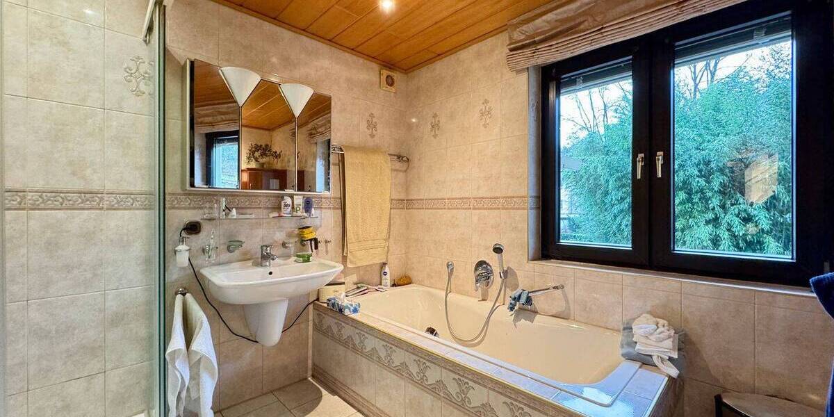 Einfamilienhaus Baden-Baden Innenstadt - 8 Zimmer, 200 m&sup2;, 675.000&euro; | Angebot:25674406