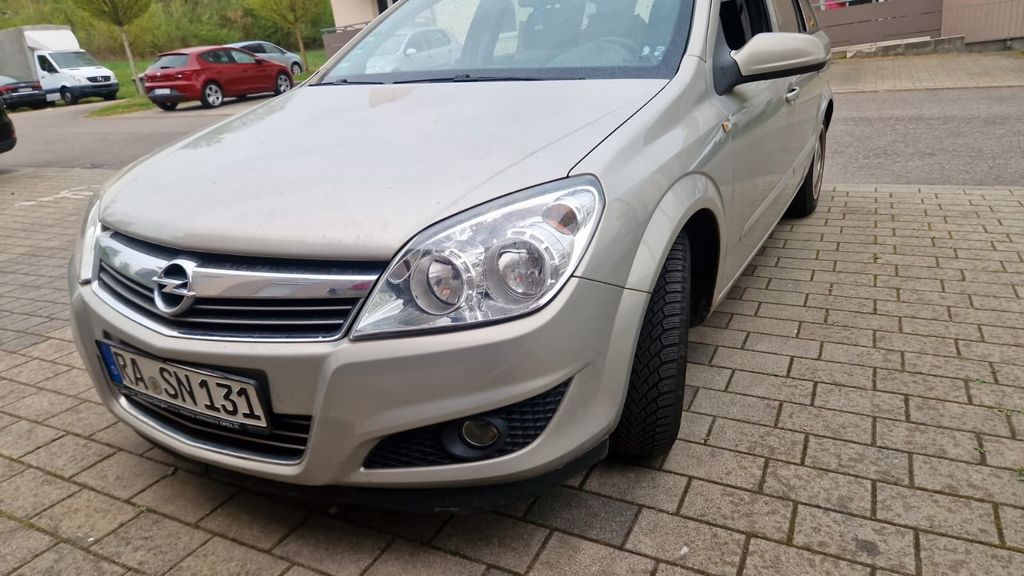 Opel Astra 320.607 km 600 &euro; Gernsbach 76593