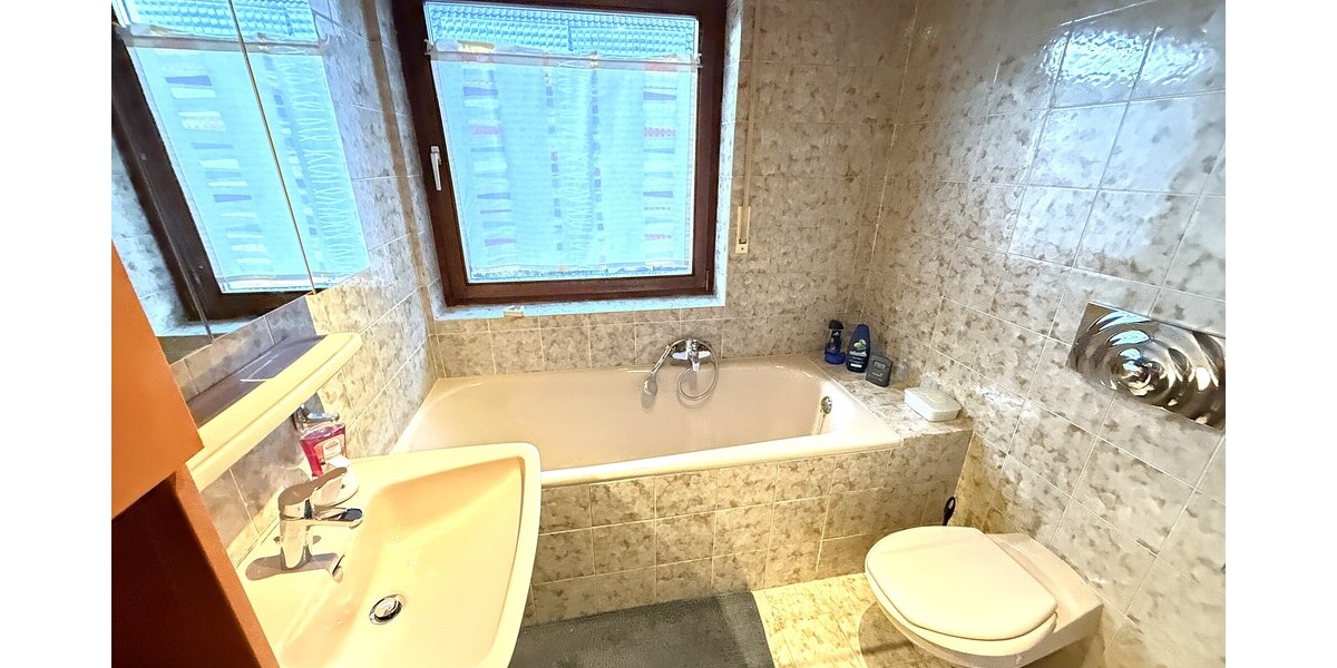 4-Zimmer-Wohnung mit 2 Balkone und Stellplatz in Sandweier - Etagenwohnung Baden-Baden Baden | Angebot:17595069