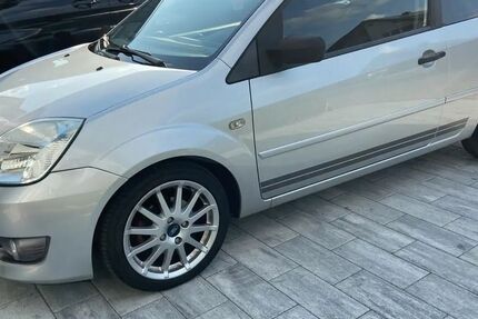 Ford Fiesta 198.000 km 1.899 &euro; Baden-Württemberg - Sindelfingen 71069