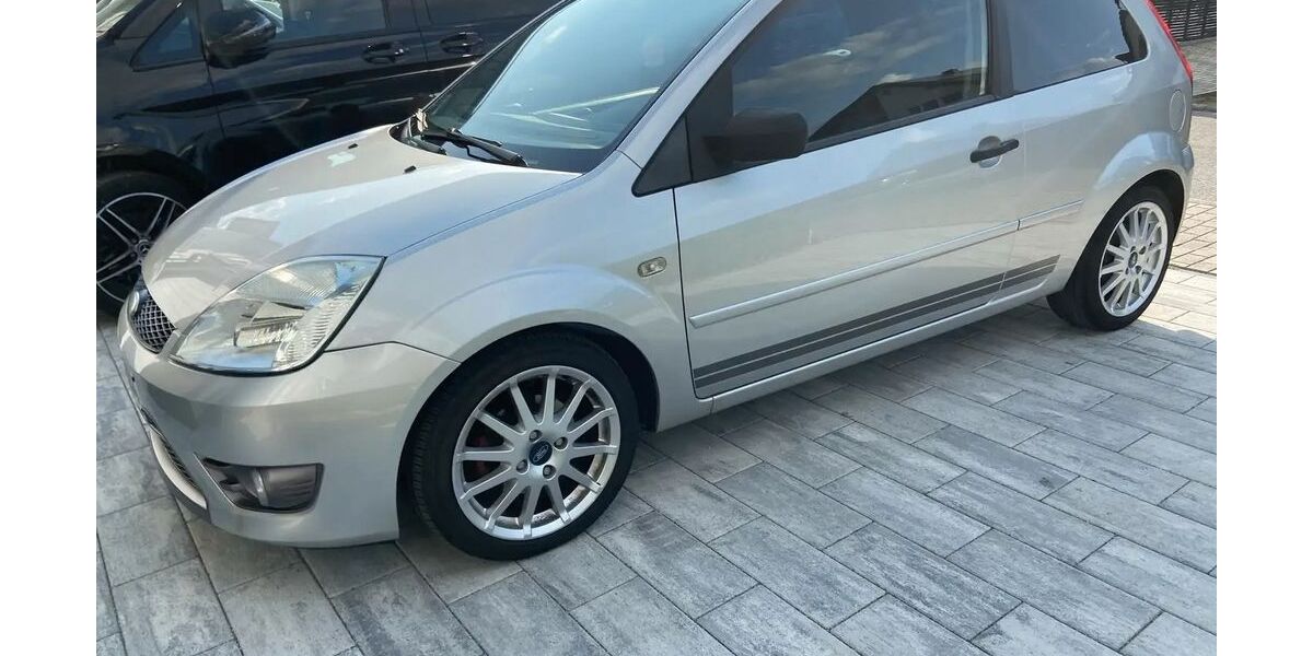 Ford Fiesta 198.000 km 1.899 &euro; Baden-Württemberg - Sindelfingen 71069