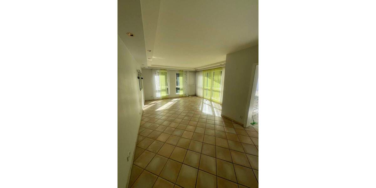 Etagenwohnung Baden-Baden Innenstadt - 3 Zimmer, 93 m&sup2;, 1.100&euro; | Angebot:25708257