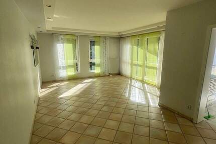 Wohnung Baden-Baden Innenstadt - 3 Zimmer, 93 m&sup2;, 1.100&euro; | Angebot:25708257