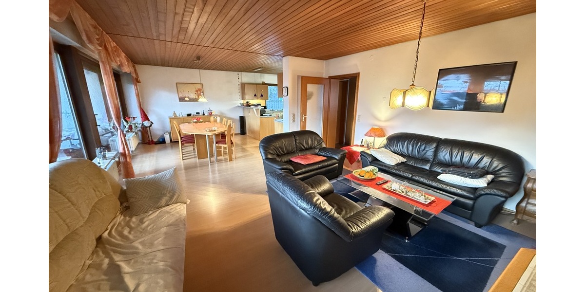 4-Zimmer-Wohnung mit 2 Balkone und Stellplatz in Sandweier - Etagenwohnung Baden-Baden Baden | Angebot:17595069