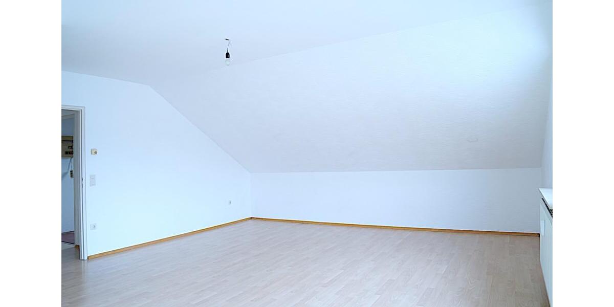 Dachgeschoßwohnung Baden-Baden Lichtental - 2 Zimmer, 63 m&sup2;, 710&euro; | Angebot:25721451