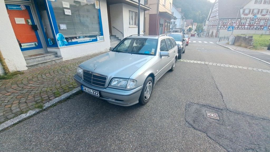 Mercedes-Benz C 200 107.000 km 1.200 &euro; Bad Wildbad 75323