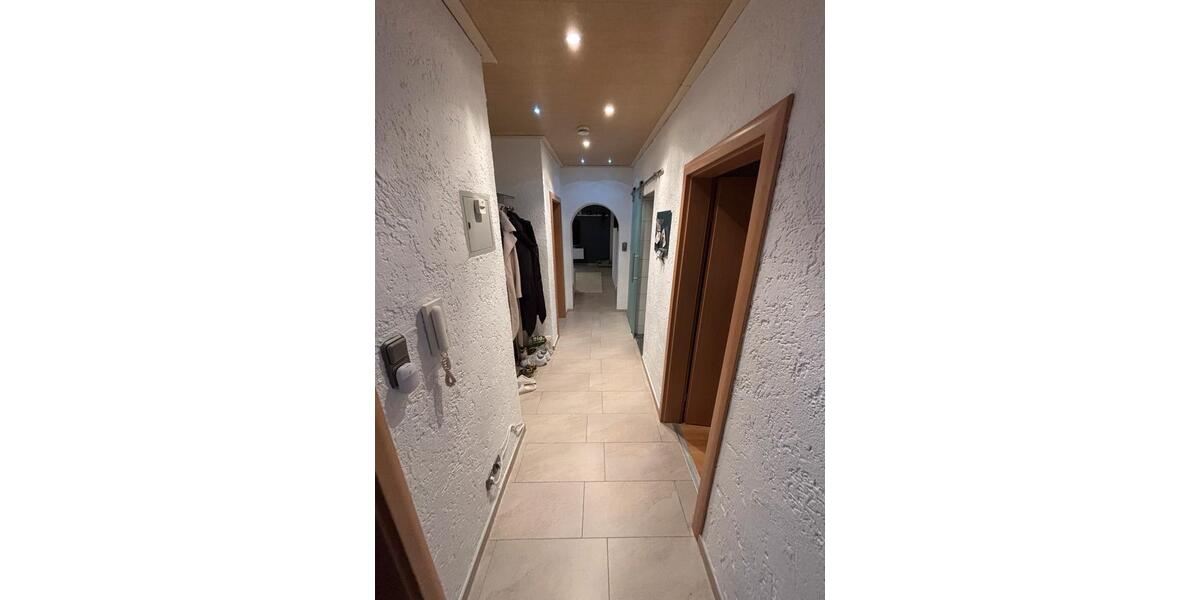 Etagenwohnung Hügelsheim - 4 Zimmer, 83 m&sup2;, 950&euro; | Angebot:25483470