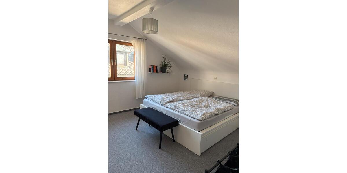 Dachgeschoßwohnung Sinzheim - 3 Zimmer, 85 m&sup2;, 780&euro; | Angebot:25992500