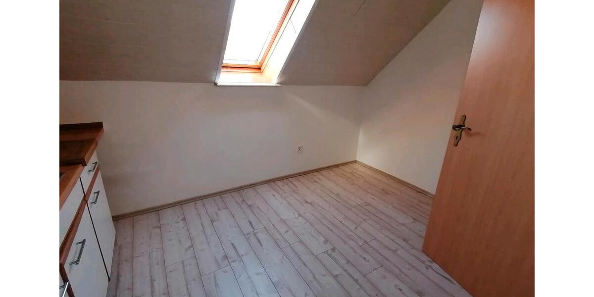 Dachgeschoßwohnung Rheinau - 3 Zimmer, 75 m&sup2;, 990&euro; | Angebot:25328107