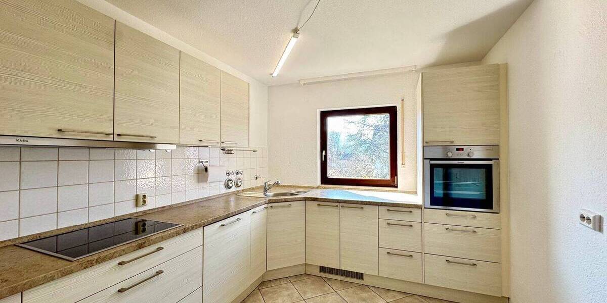 Etagenwohnung Baden-Baden Innenstadt - 3 Zimmer, 105 m&sup2;, 365.000&euro; | Angebot:25877330
