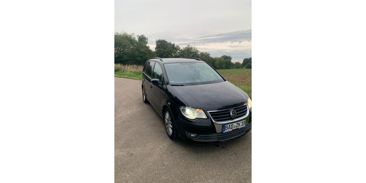 VW Touran 211.343 km 2.650 &euro; Baden-baden 76532