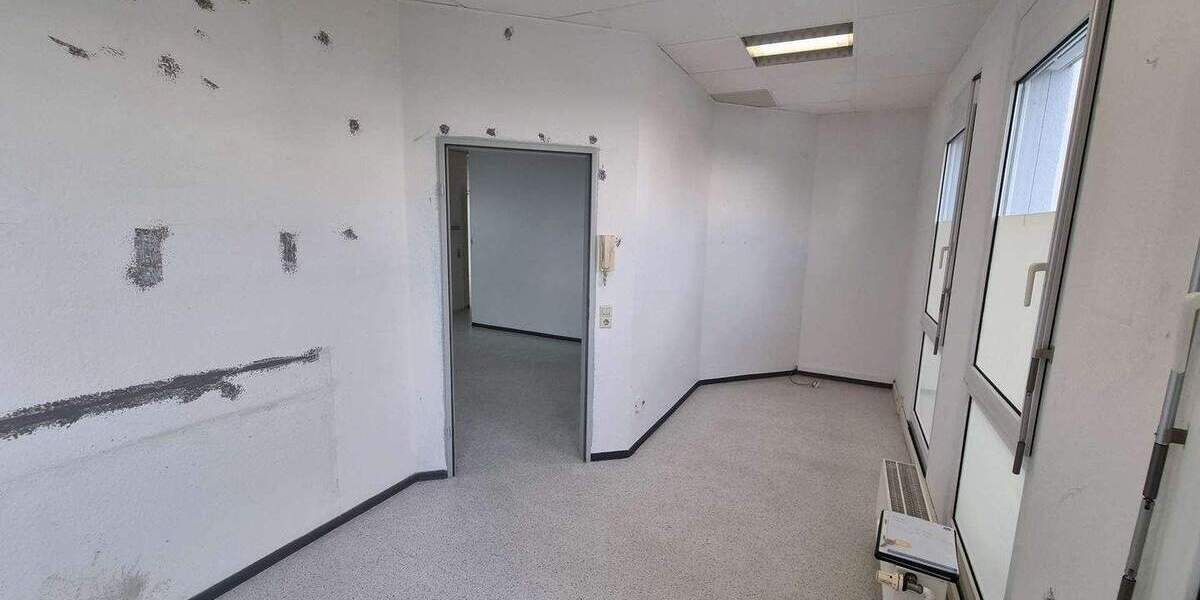 Gewerbeobjekt Karlsbad Langensteinbach - 4 Zimmer, 120 m&sup2;, 900&euro; | Angebot:25703449