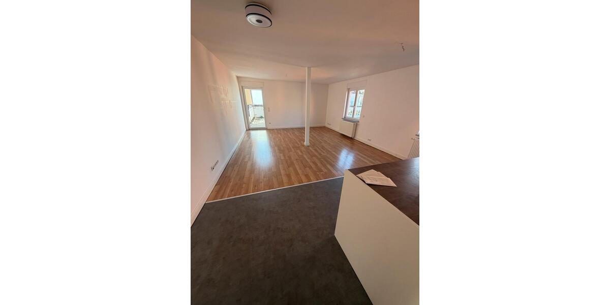 Dachgeschoßwohnung Ettlingen - 3 Zimmer, 110 m&sup2;, 1.100&euro; | Angebot:25990844