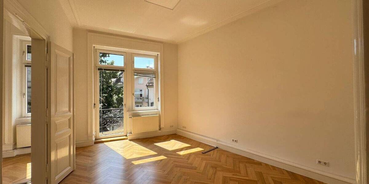Gewerbeobjekt Baden-Baden Innenstadt - 8 Zimmer, 213 m&sup2;, 2.500&euro; | Angebot:25666700