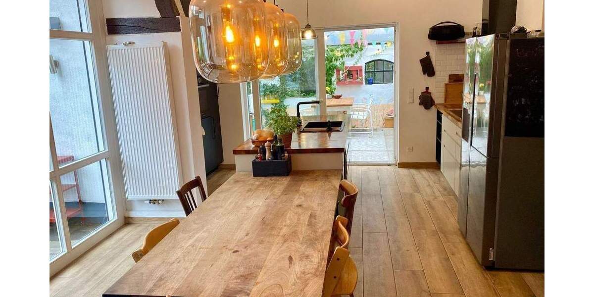 Einfamilienhaus Berg (Pfalz) - 7 Zimmer, 246 m&sup2;, 639.000&euro; | Angebot:25730957