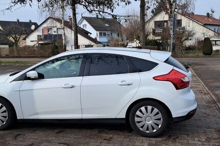 Ford Focus 151.000 km 4.700 &euro; Rastatt 76437