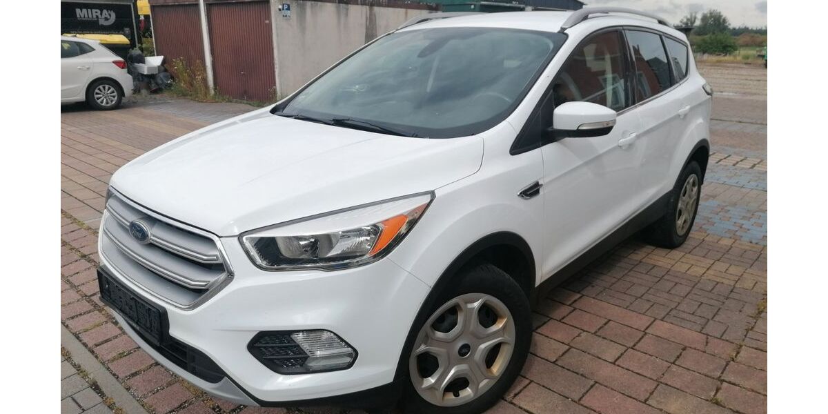 Ford Kuga 292.335 km 5.555 &euro; Baden-Baden 76534