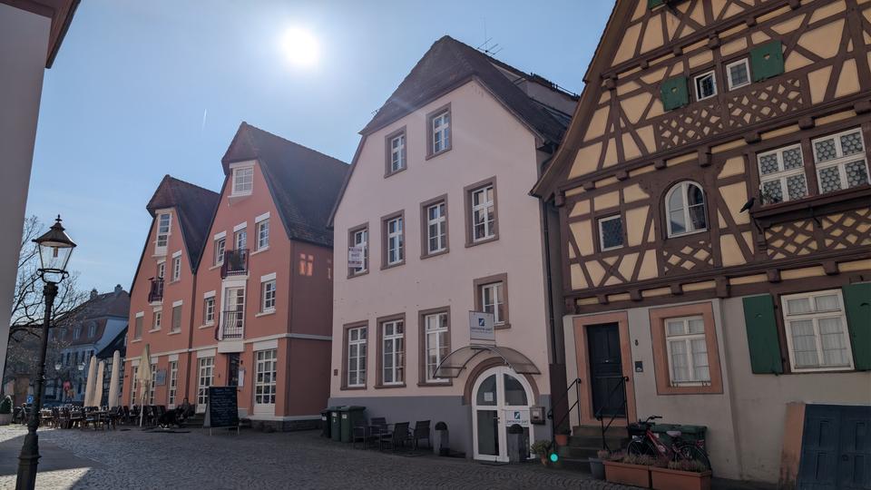 Maisonettenwohnung Ettlingen - 6 Zimmer, 172 m&sup2;, 2.200&euro; | Angebot:24015396