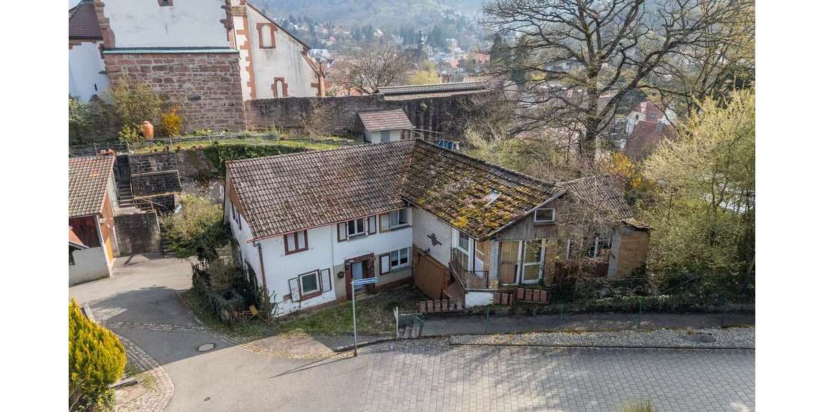 Etagenwohnung Gernsbach - 6 Zimmer, 142 m&sup2;, 148.000&euro; | Angebot:25970104