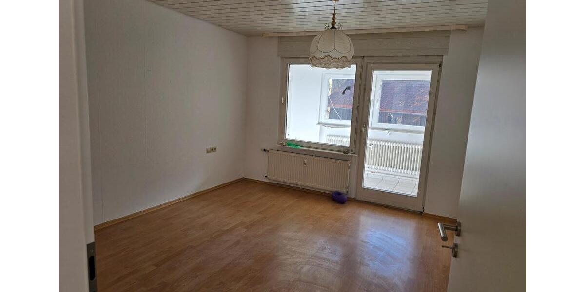 Etagenwohnung Bad Wildbad - 2.5 Zimmer, 61 m&sup2;, 500&euro; | Angebot:26680582