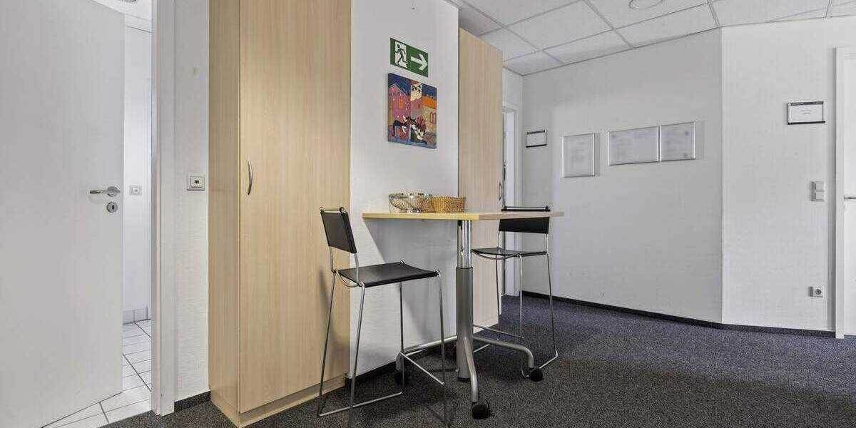 Gewerbeobjekt Ettlingen - 9 Zimmer, 280 m&sup2;, 3.052&euro; | Angebot:25680893