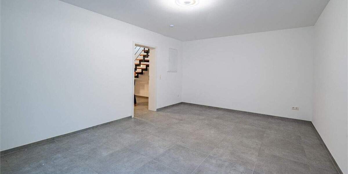 Doppelhaushälfte Gernsbach - 5 Zimmer, 157 m&sup2;, 2.000&euro; | Angebot:25702797