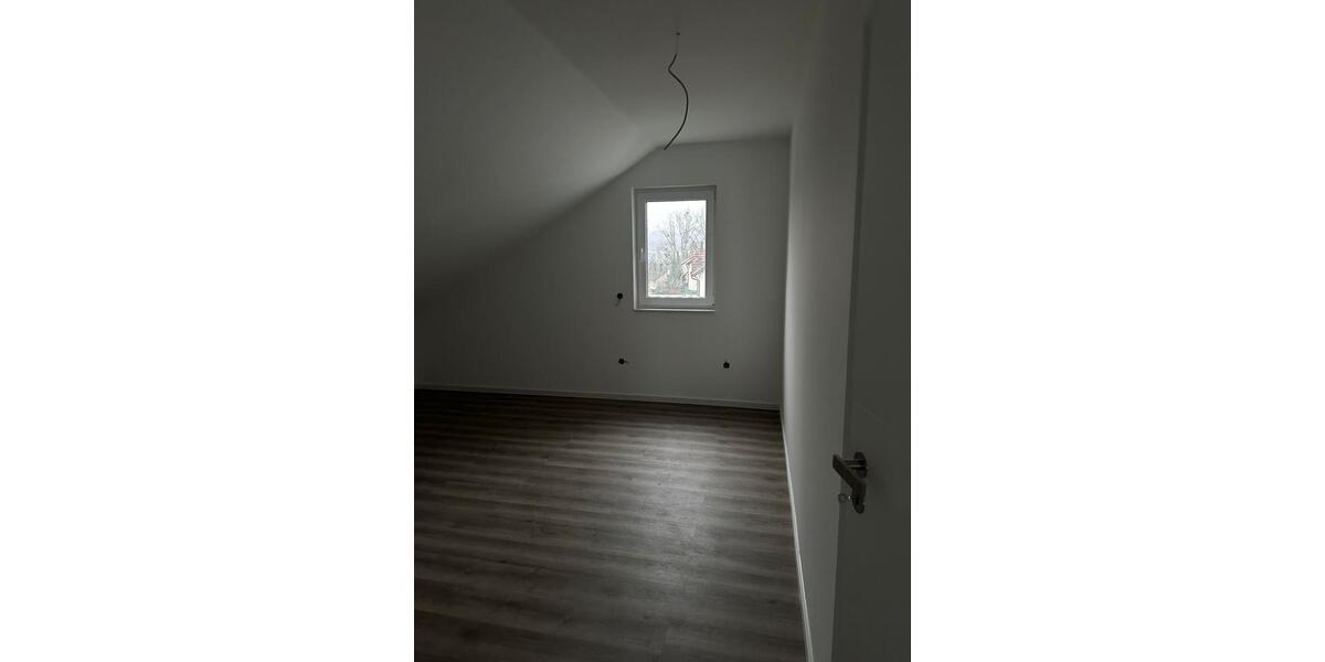 Dachgeschoßwohnung Rastatt - 3 Zimmer, 86 m&sup2;, 1.050&euro; | Angebot:25823533