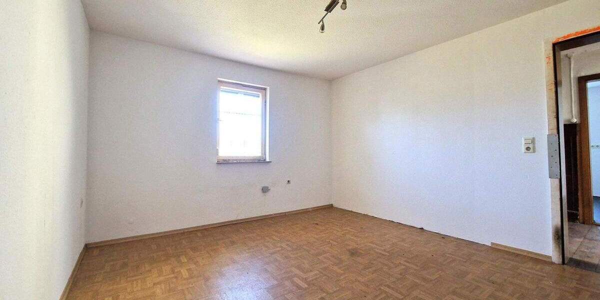 Bauernhaus, Landhaus Simmersfeld - OT Ettmannsweiler - 7 Zimmer, 163 m&sup2;, 159.000&euro; | Angebot:25694204